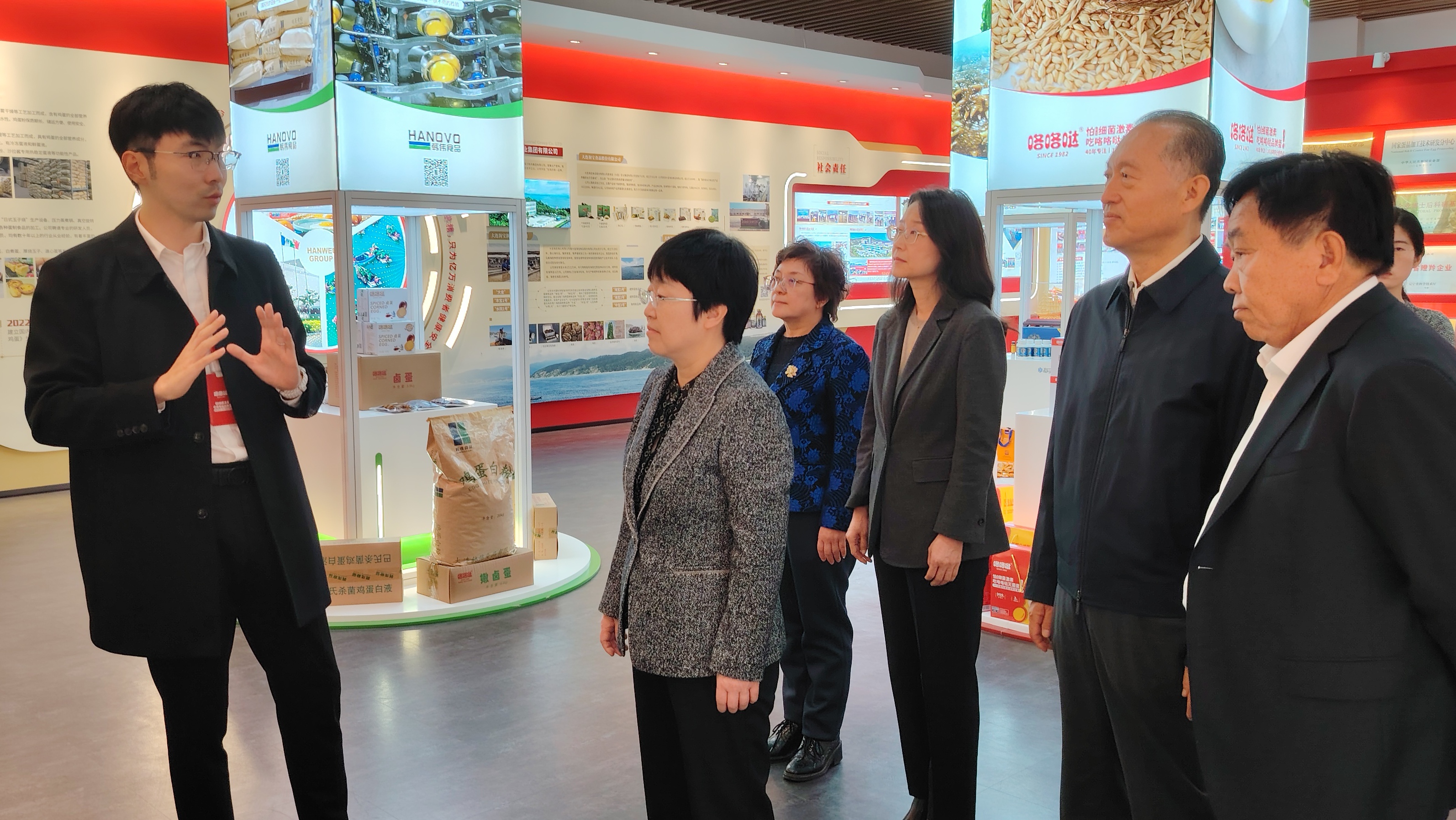 遼寧省副省長、民建省委會主委郭彩云一行調研韓偉集團